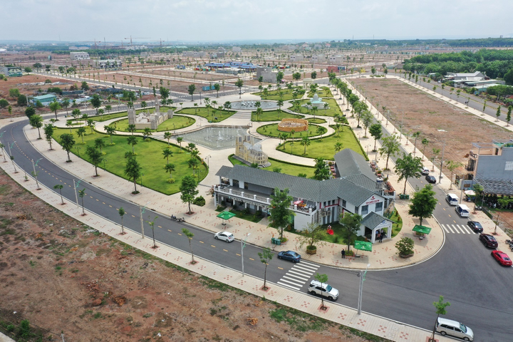 TP Đồng Xoài: Bất động sản đô thị công nghiệp kỳ vọng bật tăng trong năm 2021 - 1