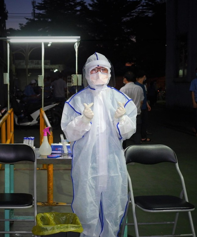 Xuyên đêm xét nghiệm 50.000 mẫu liên quan ổ dịch Hội thánh truyền giáo Phục Hưng - 7