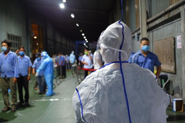 Xuyên đêm xét nghiệm 50.000 mẫu liên quan ổ dịch Hội thánh truyền giáo Phục Hưng - 9