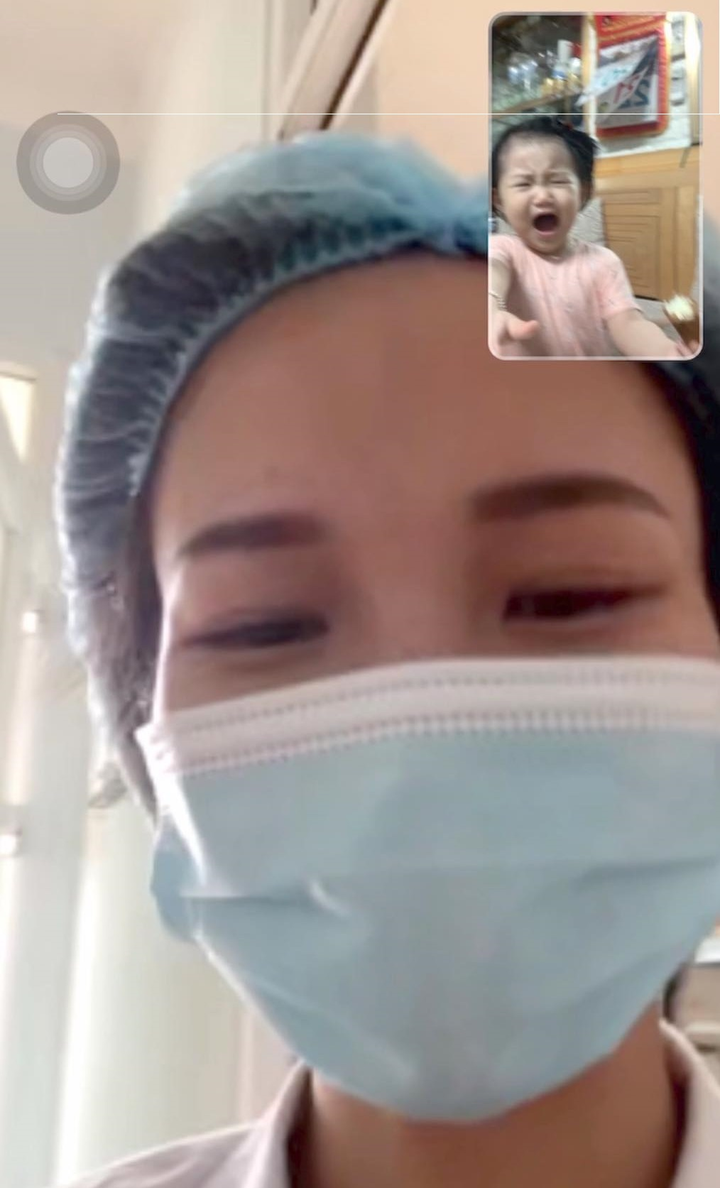 Thấy mẹ trên tivi con khóc đòi bế, bác sĩ tuyến đầu nức nở không dám hứa ngày về - 2