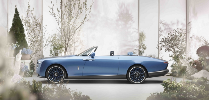 Rolls-Royce Boat Tail gây sốc với giá phá vỡ kỷ lục - 18