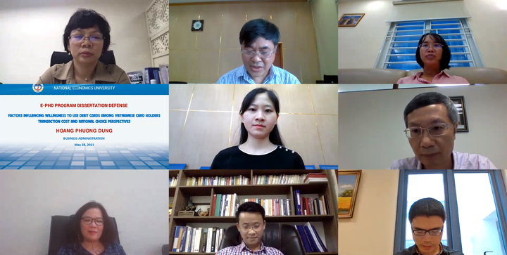 Người đầu tiên của Đại học Kinh tế Quốc dân bảo vệ luận án Tiến sĩ trực tuyến - 1