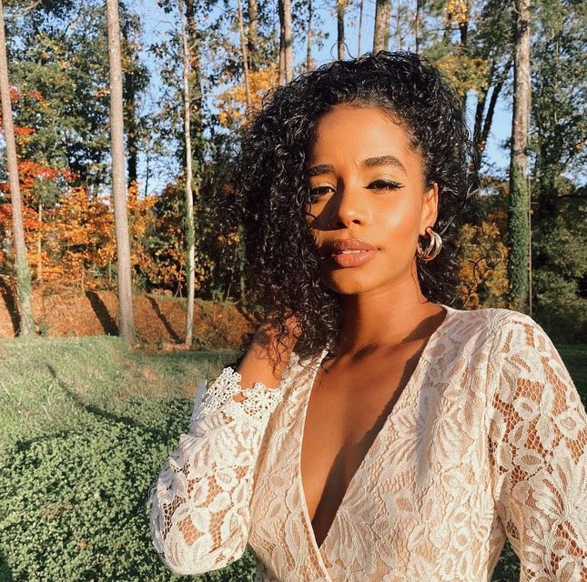 Bị chê 'quê một cục', Hoa hậu Thế giới 2019 lột xác quyến rũ sau 2 năm - 3