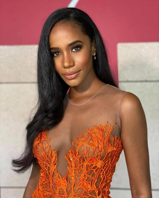 Bị chê 'quê một cục', Hoa hậu Thế giới 2019 lột xác quyến rũ sau 2 năm - 10