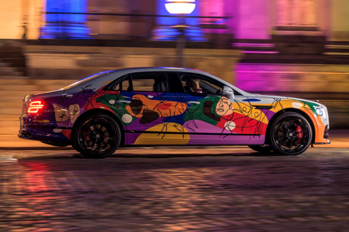 Chiếc Bentley Flying Spur phiên bản LGBT - 10