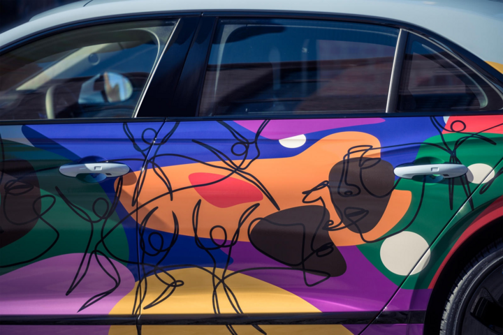 Chiếc Bentley Flying Spur phiên bản LGBT - 5