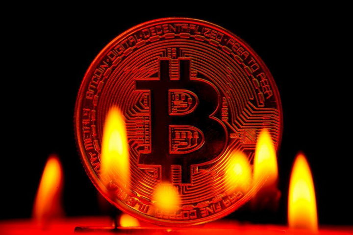 Giá Bitcoin hôm nay 9/12: Bitcoin đỏ lửa - 1