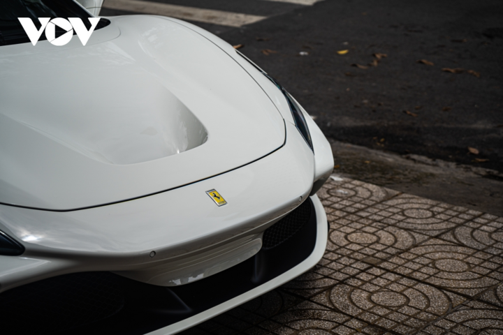 Cận cảnh Ferrari F8 Spider thứ ba tại Việt Nam - 5