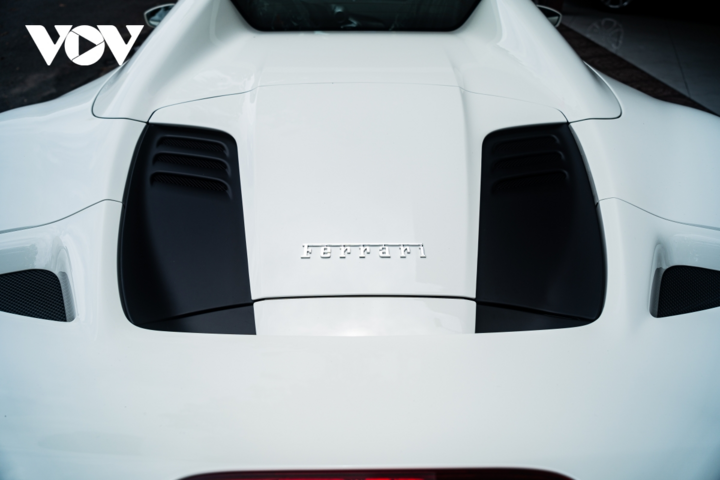 Cận cảnh Ferrari F8 Spider thứ ba tại Việt Nam - 14