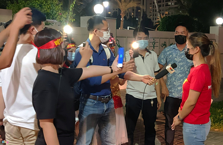 CĐV Việt Nam không được xem đội tuyển tập luyện - 1