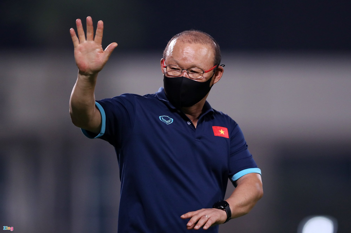 CĐV Việt Nam không được xem đội tuyển tập luyện - 2