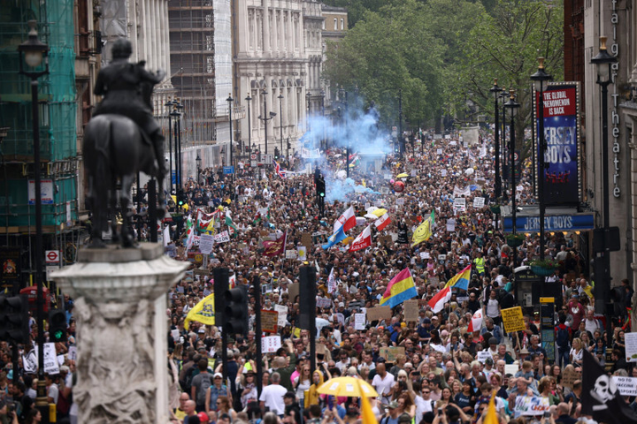 Phản đối vaccine COVID-19: Người Anh biểu tình, dân Mỹ kiện vì bị yêu cầu tiêm - 3