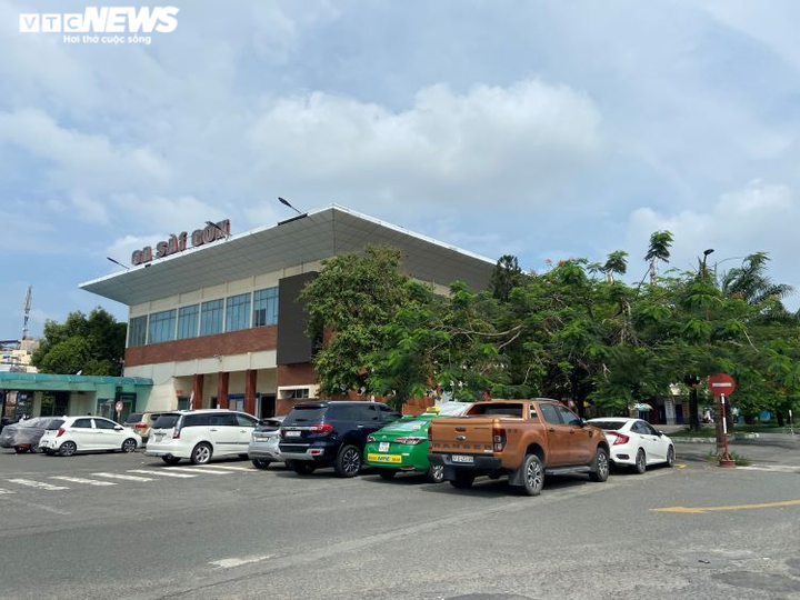 Ảnh: Bến xe, ga tàu ở TP.HCM lại đìu hiu giữa dịch COVID-19 - 5