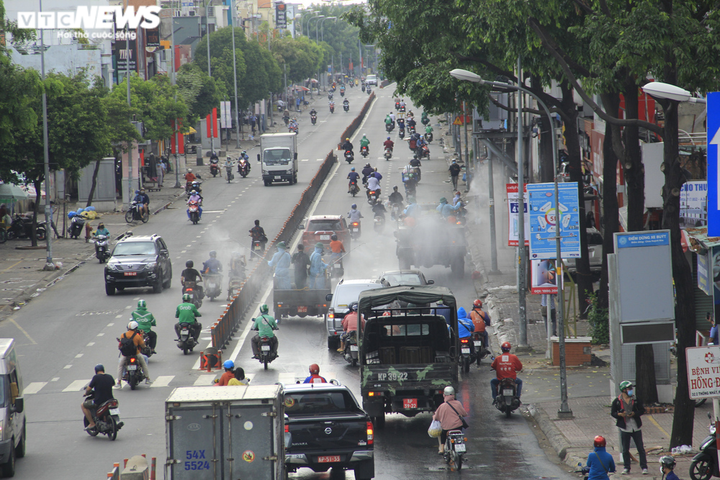 Gò Vấp có thể nới lỏng trên diện rộng, siết nơi còn nguy cơ cao - 2