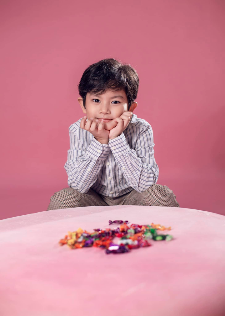 Ngày Quốc tế Thiếu nhi, Khánh Thi khoe ảnh 2 con xinh như thiên thần - 12