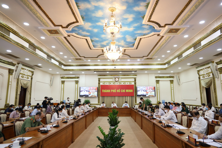 Chủ tịch TP.HCM: Cách ly quận Gò Vấp chưa có tiền lệ, vẫn còn nhiều thách thức - 1