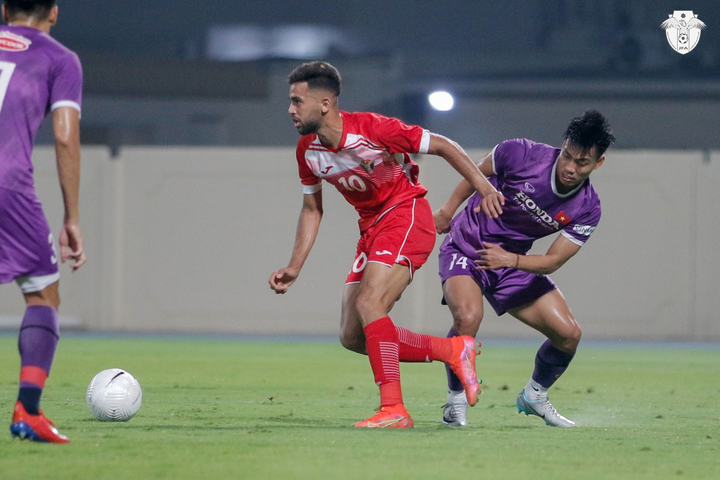 Tuyển Việt Nam dùng cách đặc biệt bảo vệ chiến thuật - 2