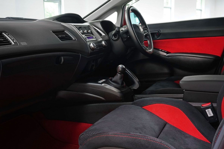 Khám phá Honda Civic Type R có mức giá cao nhất 2,9 tỷ đồng - 2