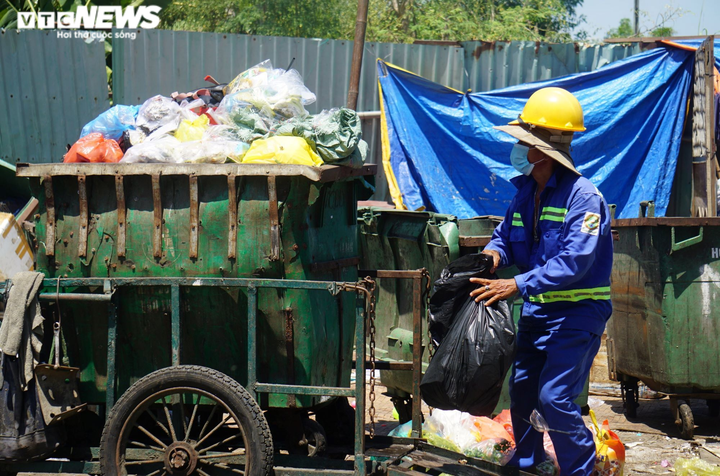 Người lao động nhọc nhằn ngược xuôi mưu sinh ở ‘chảo lửa’ hơn 40 độ C - 8