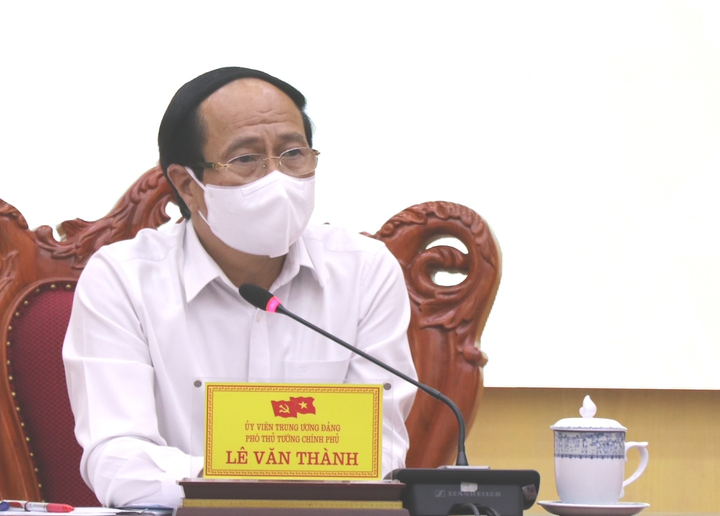 Phó Thủ tướng: Không thiếu tiền để bảo vệ sản xuất, bảo vệ sức khỏe người dân - 1