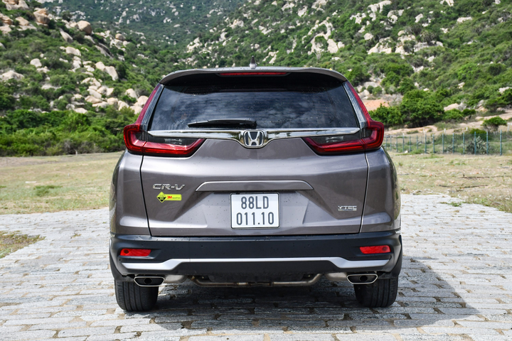 Tầm giá 1 tỷ đồng, chọn Hyundai Santa Fe Tiêu chuẩn hay Honda CR-V G? - 6