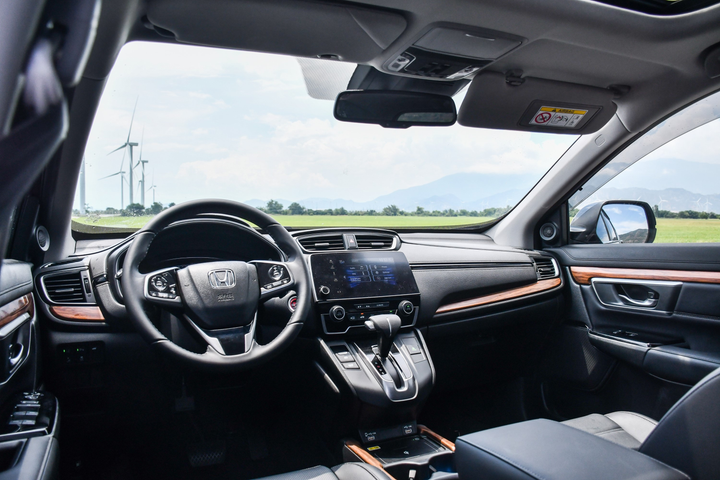 Tầm giá 1 tỷ đồng, chọn Hyundai Santa Fe Tiêu chuẩn hay Honda CR-V G? - 9