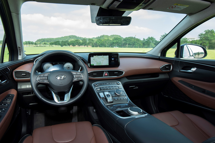 Tầm giá 1 tỷ đồng, chọn Hyundai Santa Fe Tiêu chuẩn hay Honda CR-V G? - 8