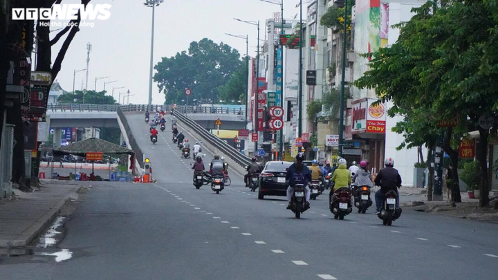 Ảnh: Gò Vấp áp dụng chiến lược mới, giảm hẳn ùn tắc ở chốt kiểm soát - 1