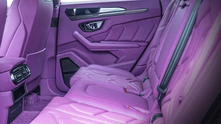 Ngắm nội thất màu tím mộng mơ trên siêu SUV Lamborghini URUS - 3