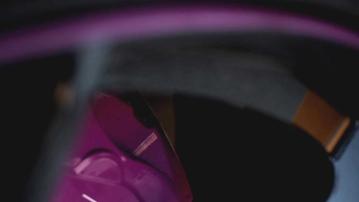 Ngắm nội thất màu tím mộng mơ trên siêu SUV Lamborghini URUS - 4