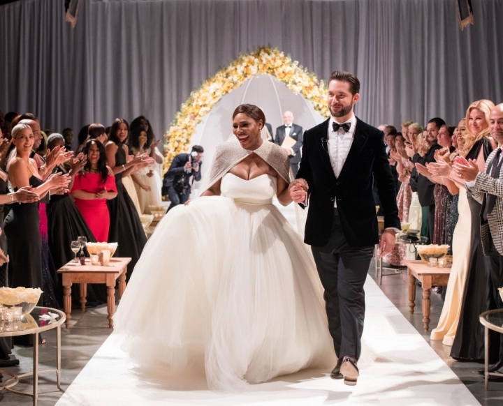15 khoảnh khắc đẹp 'kinh điển' trong đám cưới của các sao Hollywood - 11