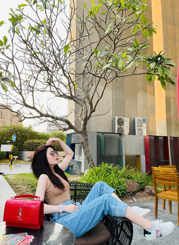 Bạn gái tin đồn mới nhất của Quang Hải: Vóc dáng và làn da 'không đùa được đâu' - 7