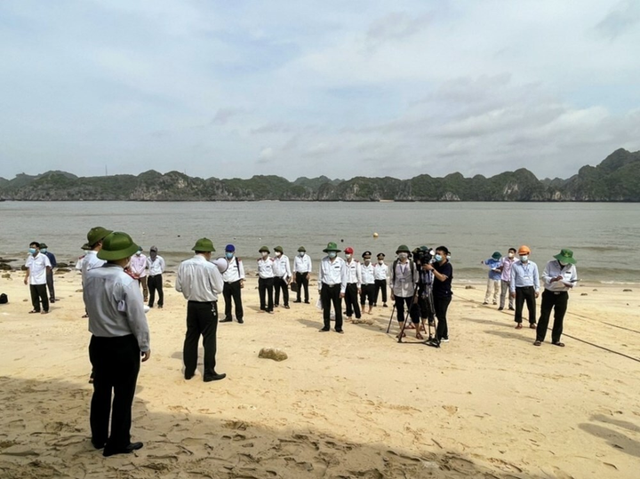 Hải Phòng cưỡng chế các công trình xây dựng vi phạm trên đảo Cát Bà - 1