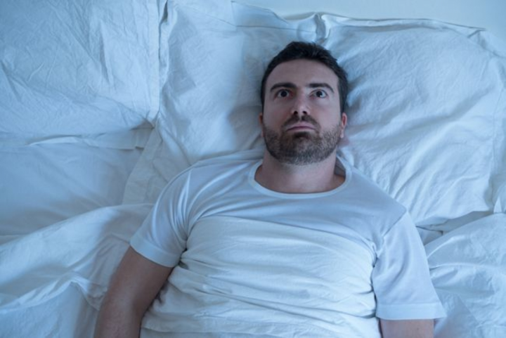 Vì sao bạn bị giật mình khi ngủ? - 2