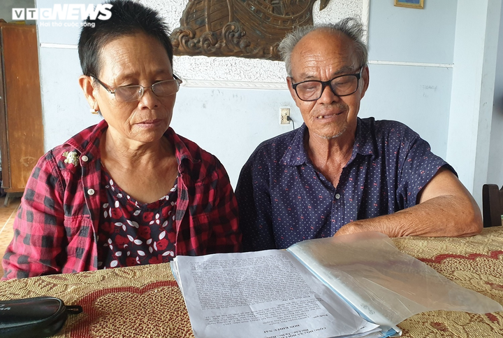 Bất ngờ đất sản xuất rơi vào tay người khác, dân tố lãnh đạo lộng quyền - 1