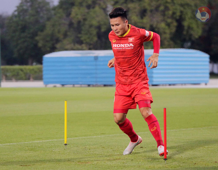 Tấn Trường: 'Văn Lâm sang UAE cũng chưa chắc được bắt chính' - 3