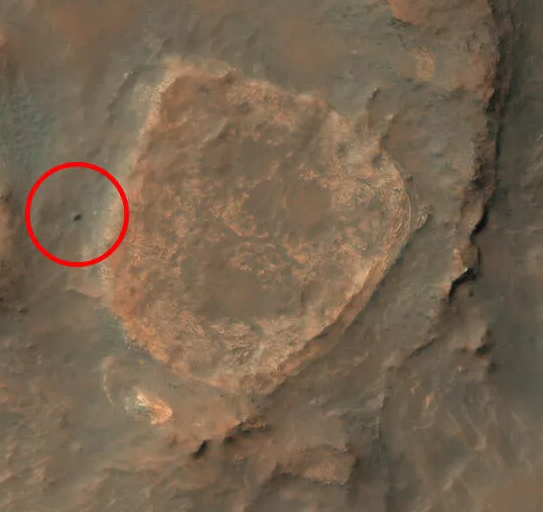 'Mồ chôn' tàu thám hiểm của NASA trên sao Hỏa - 1