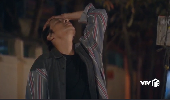 ‘Hương vị tình thân’ tập 33: Tưởng được Nam hôn, Long suýt bị cua kẹp miệng - 2