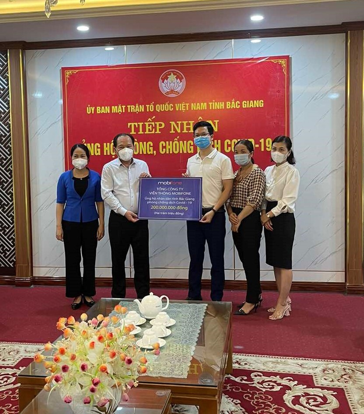 MobiFone đóng góp 200 tỷ đồng vào Quỹ vaccine phòng COVID-19 - 4
