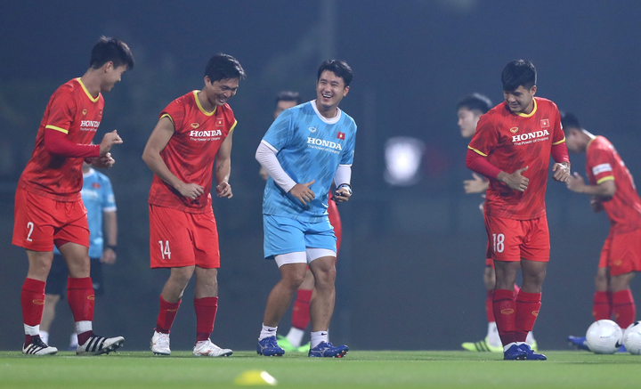 AFC giám sát chặt buổi tập của tuyển Việt Nam - 4