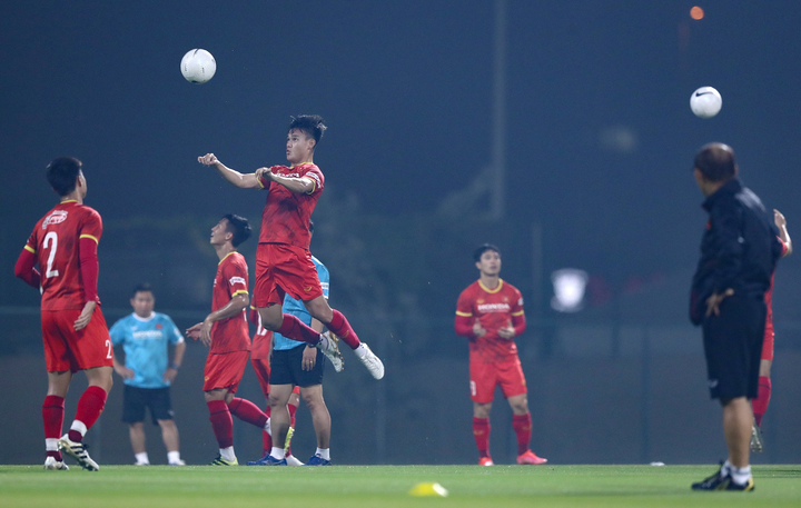 AFC giám sát chặt buổi tập của tuyển Việt Nam - 8