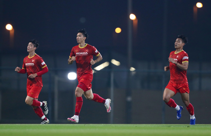 AFC giám sát chặt buổi tập của tuyển Việt Nam - 10