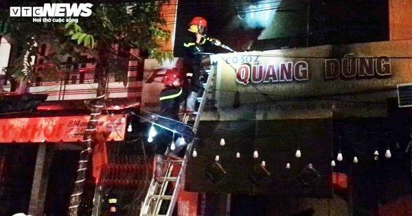 Quảng Ngãi: Cháy cửa hàng đồ điện, hai vợ chồng cùng hai con nhỏ thiệt mạng - 1