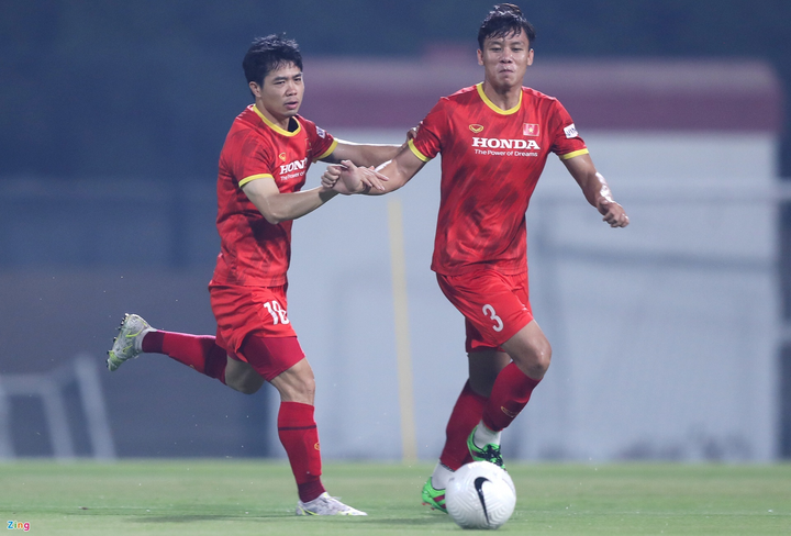 Công Phượng bị Quế Ngọc Hải chơi khăm trong buổi tập - 6