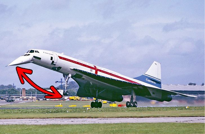 Vì sao lối ra máy bay lại ở bên trái, phi công không được để râu? - 3