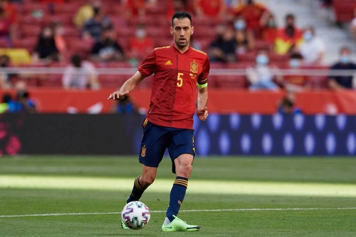 Sergio Busquets dương tính SARS-CoV-2, tuyển Tây Ban Nha bị cách ly khẩn cấp - 1