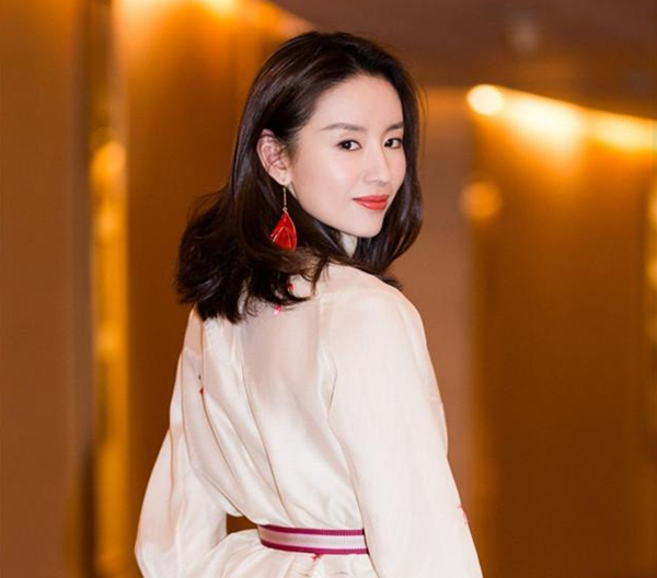 Vì sao Đổng Khiết bị đạo diễn Trương Nghệ Mưu 'cấm cửa'? - 7