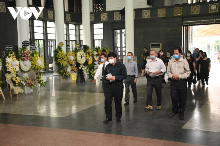 Người thân, bạn bè đưa tiễn Hoa hậu Thu Thủy - 1