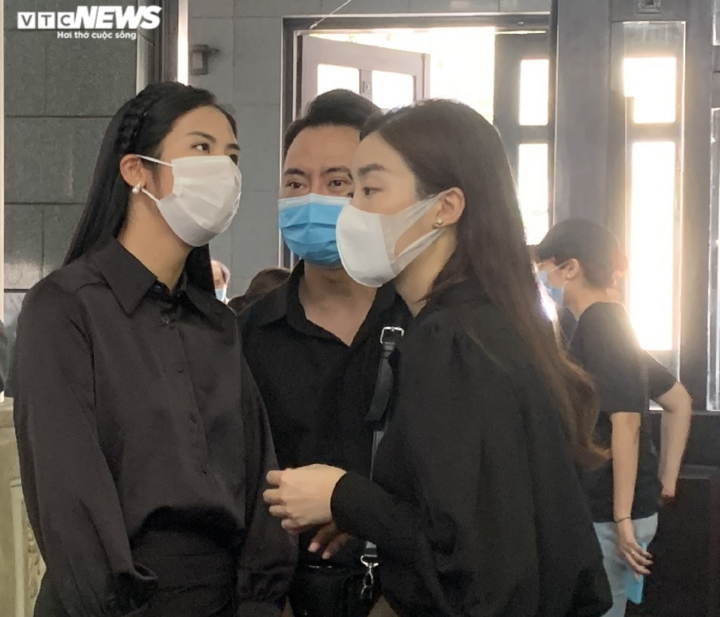 Người thân, bạn bè đưa tiễn Hoa hậu Thu Thủy - 14