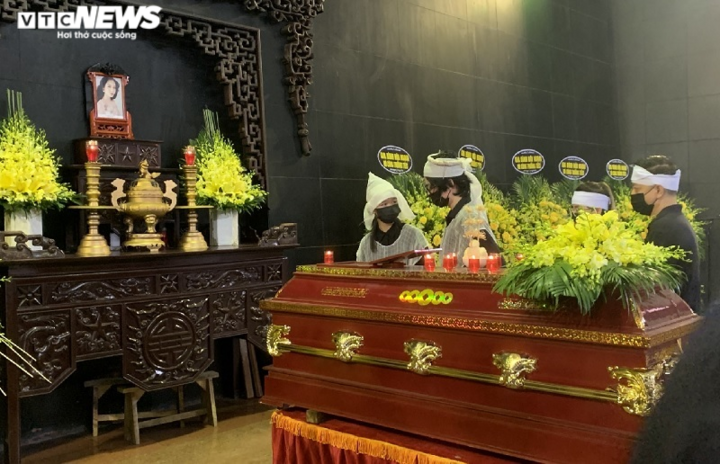 Người thân, bạn bè đưa tiễn Hoa hậu Thu Thủy - 7